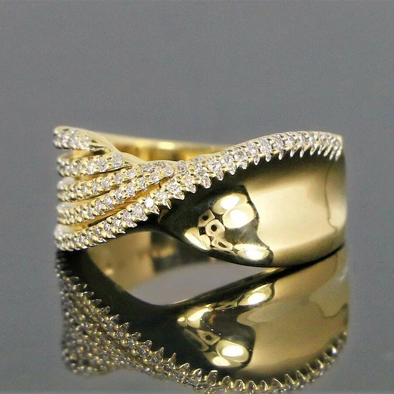 Huitan Luxury Wave Twisty Gold Color Women Rings with Brilliant Cubic Zirconia Noble Superb Accessories Modern Wedding Jewelry