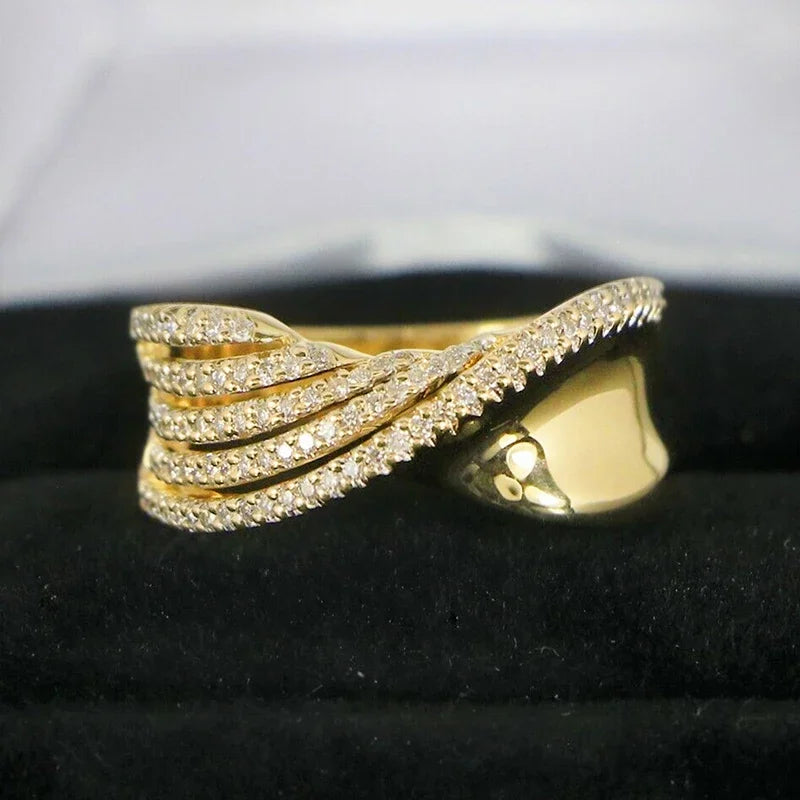 Huitan Luxury Wave Twisty Gold Color Women Rings with Brilliant Cubic Zirconia Noble Superb Accessories Modern Wedding Jewelry